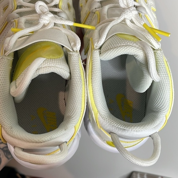 Nike | Women’s Uptempo Sneakers in Light Citron Size 7 - Picture 6 of 8